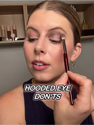 If you have hooded eyes, complex eyeshadow looks are a waste of time--just keep things simple!! 