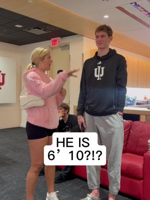 The struggles of being tall @Gabbers  #college #indiana #indianauniversity 
