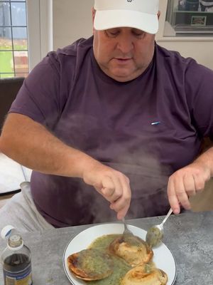 Pie and mash at home 🇬🇧 @robinspienmash now doing home delivery 🥧 #bigjohn #bosh #pieandmash #foryou #britishfood 