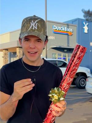 Can I Wrap A Present Before My Drinks Ready 😳🎁 @Dutch Bros Coffee #dutchbrospartner #dutchbroscoffee #dutchbros 