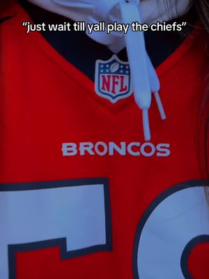 broncos on TOP babyyy 💙🧡 #broncos #broncountry #broncosfan #afcwest #broncosvschiefs 