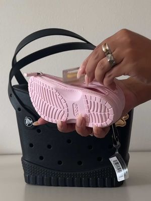 That Crocs feeling but personal. Pack your holiday must-haves in your Classic Clogs pouch and keep the vibe with you everywhere ✨🐊 Video by @mali  #CrocsUK #ComeAsYouAre #giftidea #xmas #tiktokshop 