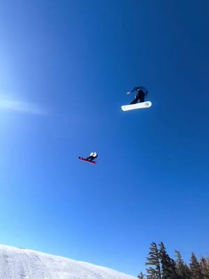 Goin To the mooooooon with the @markmcmorris 🚀🌕 @Red Bull Snow @Burton Snowboards 