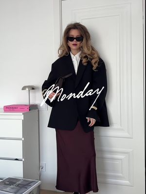Burgundy Satin Skirt Outfit Inspo  Подписывайся на тг: sophistiqué ⭐️ #OOTD #burgundy #burgundyoutfit 