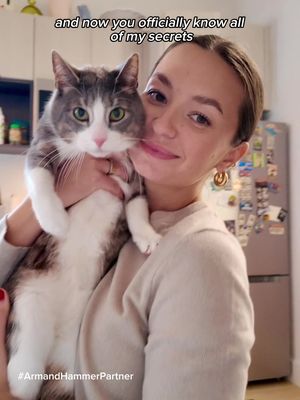 you might think that having two cats means it’s always stinky at home, but no, because i use @ARM & HAMMER Cat Litter HardBall Litter with 20 day-odor control 😉no stinky litter box here#armandhammerpartner 