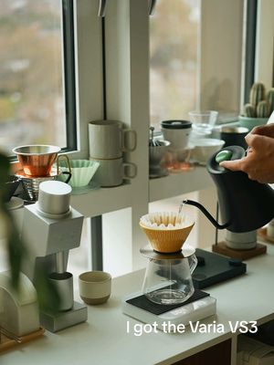 Today’s morning brew, with a couple cheeky additions to the brew bar. One major update being the @VariaBrewing VS3, been eyeing this up for a while 😍 - - - - Specialty coffee - pour over brew bar - home cafe brewing - cozy coffee corner - home body brews - coffee shops - London apartment living - interior design inspo - too many house plants  #coffee #homebarista #pourover #cozyhome #homebody 