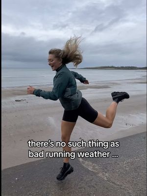 Find us running snow, sun or storm 🤭 #runningoutfit #winterrunning @Lauren 🌞🏃🏼‍♀️✨💘🍀🌈 