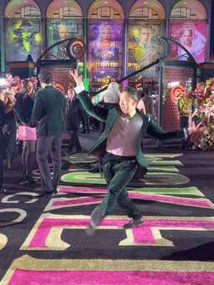 i did this in silence btw 😭 but I’m at the WICKED PREMIERE so who cares!! 😱😱  #wicked #dance #wickedforgood @Wicked: For Good dc @Christopher Scott 
