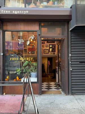 had to stop by my favorite hidden gem @Free Agency to see what’s new 🙂‍↕️🔥 #nyc #hiddengem #mensfashion #mensstyle #nycshopping 