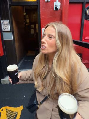 If you can’t be them join them. The hunt goes on… 🍺 Guinness €6.70 📍 Grogans Castle Lounge  #schoonerscorer #ireland #fyp #dublin 