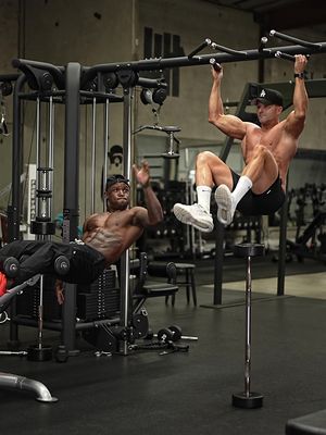 Partner stack sequence. @Darien “That Ab Guy” Johnson  #core #stack #workout #bodybuilding 