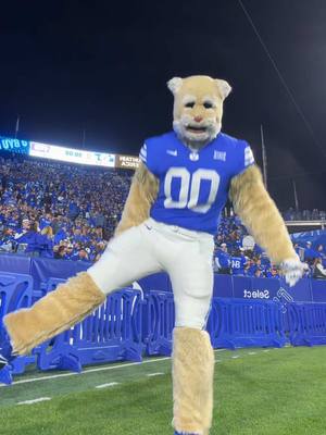 can we bring this dance back?  dc: @austin #CollegeFootball #cosmo #byu 