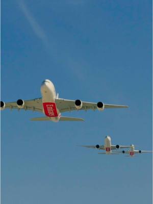 You don’t see this everyday. 👀 Watch our pilots perform a spectacular formation flyover with three aircraft to open Dubai Airshow 2025. #Emirates #A380 #A350 #777 #Flyover