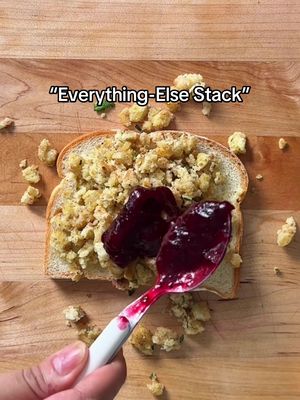 Ross’ Moist-Maker (the Smash Kitchen way). Our secret? A generous layer of Cranbery Mayo 🤫 #thanksgiving#sandwich#leftovers#friends 