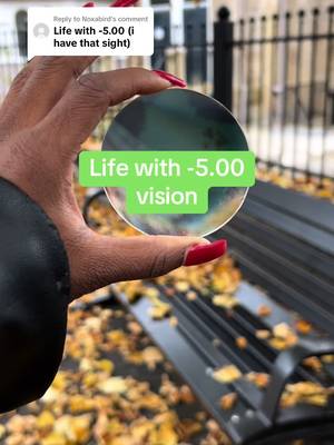 Replying to @Noxabird -5.00 vision as requested 👀 #shortsightedness  #myopia  #specsavers