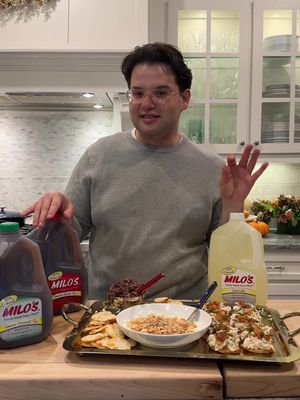 Show up with one of these apps and one of these jugs of @drinkmilos to your holiday function, and you’ll be very popular this holiday season, I guarantee it. #MilosMomentMakers #drinkmilos #ad