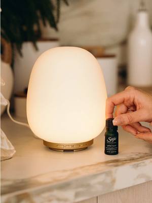 A diffuser, a lamp, and the newest addition to your wish list — Meet the Aroma Luma 🌙 #cozyhome #holidaydecor #diffuser #moodlighting #aromatherapy 