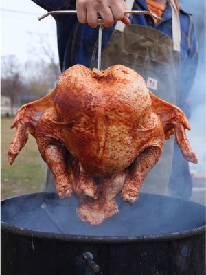 Prepping for Thanksgiving? Try this Smoke Fried Turkey 🔥 Recipe: -Brine the turkey overnight. -Dry it off and season with a good poultry rub. -Place on the smoker at 250°F for about 2 hours until reaching an internal temperature of 125°F. -Get the oil to 350°F and fry for 20-30 minutes until hitting 165°F internal. -Rest for 20 minutes and enjoy!