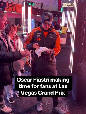 Oscar Piastri signing hats for fans on the F1 paddock #f1 #formula1 #lasvegasgp #mclaren #oscarpiastri 