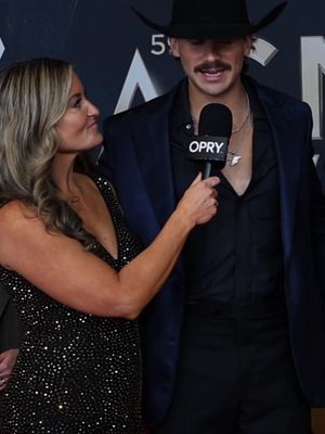 @Grand Ole Opry tStage artist @Tuck getting straight to the point on the #CMAAwards red carpet 😂