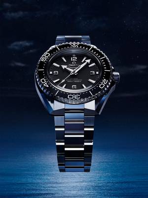 Combining a reshaped bracelet with an angular case, the latest Planet Ocean is inspired by the past, yet with a contemporary look that feels completely invigorated. #OMEGA  #PlanetOcean