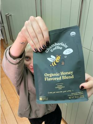 Emma Chamberlain’s take on a Honey Sea Salt Latte using our new Honey Blend. Ingredients: 1 shot of Honey Blend espresso 1 pinch of flaky sea salt 1 tsp. honey 1 c. milk of choice Directions: Whisk the espresso with the sea salt and honey. Steam your milk, pour it in and top with sea salt.