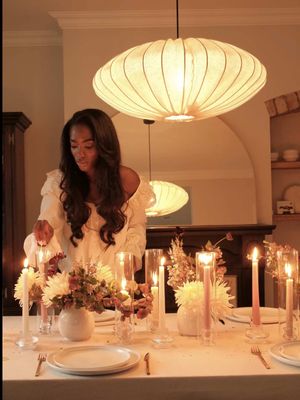 The air feels golden, wrapped in cedar, vetiver, and a hint of warmth @Chloe Atelier des Fleurs Cedrus available @John Lewis lingers softly as I set the table, turning a quiet moment into something luminous. #ChloeParfums #ChloeHolidays #AD