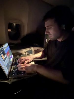 wys plane wifi? #newmusic 