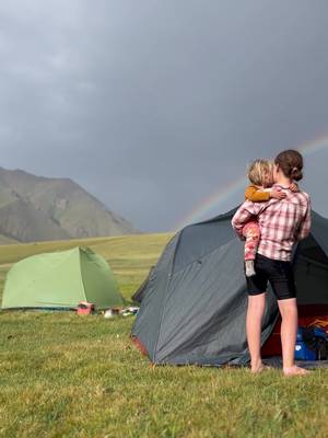 Proof that adventure really does bring the brightest rewards. 📸: @swagfamilyhughes