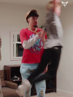 kon’s brother almost got em😂 watch the full thing on our yt #lameloball #konknueppel #funny