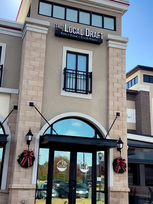 ‼️If you haven’t been to the local draft yet in Indian Land, you should check them out. I brought my mom since she lives right down the road and we got some fun cocktails like the Sun City smash and the floral fix. They’re as tasty as they are pretty. The app we tried was a six pepper yucca fries, and I absolutely loved them. Nice crunchy on the outside and Soft in the middle with that honey pepper glaze. We got the shrimp in’ ain’t easy wrap and the herb roasted balsamic chicken. The shrimpin’ ain’t easy wrap had panko crusted shrimp with lettuce and coleslaw inside a grilled tortilla. The balsamic chicken was served over mushroom risotto and I liked the tomato and fresh mozzarella on top. It was a great touch. If you know anything about me, it’s that I’m always going to order bread pudding if it’s on the menu. This one was good, lots of caramel flavor and a great way to end the meal. ✨Here’s what we tried: 🍹SUN CITY SMASH False River Spiced Rum, Pineapple Juice, Coconut Cream, And Hamilton 15l Floater 🌸FLORAL FIX Blue Ice Huckleberry Vodka, St Germaine, Lemon Juice, Simple Syrup, Fee Brothers Foam 🌶️SIX PEPPER YUCA Yuca Fries with Six Pepper Honey Glaze 🍨RE-BARRELED BREAD PUDDING Maple Bourbon Bread Pudding with Spiced Caramel Drizzle Topped with ice cream. 🍗HERB ROASTED BALSAMIC CHICKEN  Marinated boneless chicken breasts grilled and topped with sliced roma tomatoes, fresh mozzarella cheese, sweet balsamic drizzle, and fresh basil and cilantro. Served with mushroom risotto. 🍤SHRIMPIN’ AIN’T EASY WRAP Panko crusted shrimp on a bed of shredded lettuce and coleslaw drizzled with remoulade wrapped in grilled flour tortilla. 📲 @thelocaldraftsc  📍9658 Red Stone Dr., Indian Land, SC 📞(803)547-2525 🕐Sunday-Thursday 11am-10pm 🕐Friday-Saturday 11am-midnight #indianland #thelocaldraft #localdraft #newrestaurant #redstone          @The Local Draft 