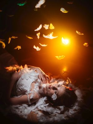 Floating on feathers and golden light ✨🕊️ @eyesofbelga had a blast creating this dreamy scene with the FC-120C paired with the PJ-FMM-18-36 Projection Attachment—just look at that gorgeous light cascading down from above! PavoTube II 15C added the perfect ambient glow, making the whole scene feel magical 💡💛 Huge thanks to @eyesofbelga for making this shoot unforgettable! 🙌 #nanlite #fc120c #pavotubeii15c #projectionattachment #creative #cinematic #lightingsetup #lightingdesign #filmmakerlife #videolighting #setlighting #behindthescenes #filmmakersworld #creatorgear #productionlife