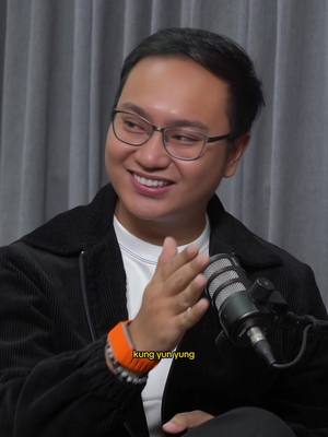 “I’m sorry, he’s not that into you…” Catch the full episode of Adulting With Joyce Pring on Spotify and YouTube! DISCLAIMER: These are only snippets from a full episode and conversation on the podcast. Please do not take these quotes as blanket statements for all issues regarding this particular topic. 🎙️Embracing the “CRINGE” (Episode 274) #fyp #podcast #foryou #cringe #Love 📍 @KMC Solutions  Top from @Plains & Prints 