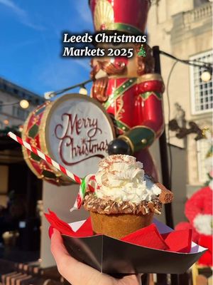 Leeds Christmas Market is officially OPEN ❄️🎁 Hot Chocolate in Gingerbread Mugs, Crumbles lathered in Custard, Poutine ready to warm you up on these chilly days and so much more!!  Which stall is first on your list? 😍 #leedsbucketlist #leedschristmasmarket #leedsfoodie #christmasmarket 