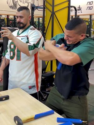 Most hammers broken by hand in 30 seconds 🔨💪 5 by Yaser Zyad 🇯🇴 for #GWRday 2025  أكثر عدد من المطارق كُسرت باليد خلال 30 ثانية ياسر زياد (الأردن) بمجموع 5 مطارق