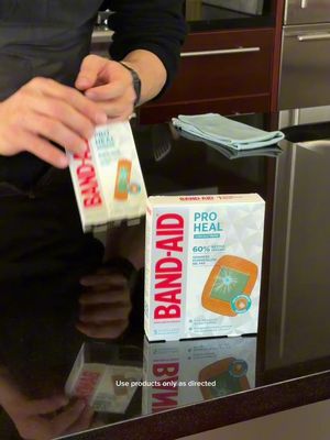 #BANDAIDBrandPartner cook more safely with @BAND-AID(R) Brand -m👨🏻‍🍳 Shop it on sale from Black Friday to Cyber Monday on Amazon!