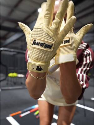 we're baaaack... kinda 🤪 GRIPS: @VukGripz my Fastpitch collection 💞 BATS: @justbats obviously 💅🏼✨ GLOVES: @Franklin Sports X @FEAR OF GOD 😮‍💨 FIT: @adidas ❤️‍🔥