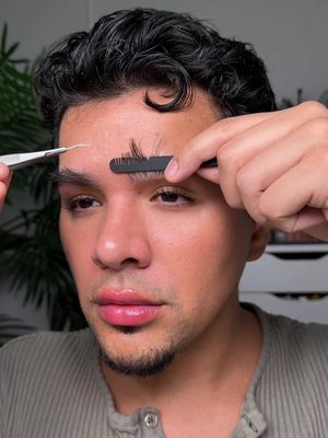 It’s tiiiiiiime #eyebrows #asmr 