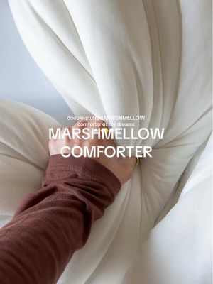 it's so FLUFFY I never want to leave my bed ☁️ and even softer than I imagined 😴☁️🥹 #comforter #mellowsleep #bedding #tiktokshopblackfriday #tiktokshopcybermonday 