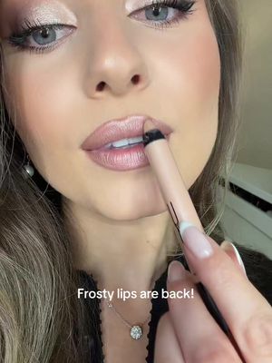 The nostalgia @maccosmetics 💋 #macdazzlelipcrayon #macspacedout #metalliclipstick 