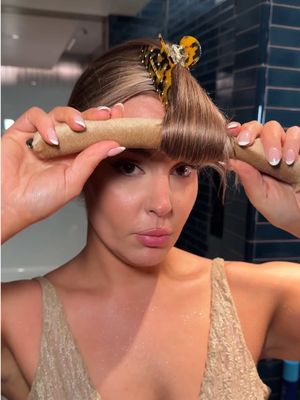 @Overnight Blowout littlie rod 🤎 @RedkenUKI colour gloss spray @Kérastase hair elixir @Gisou sticky toffee hair perfume #overnightblowout #overnightblowoutresults #haircare 
