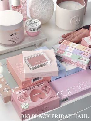 Let's unbox my @YesStyle Black Friday Mega Sale haul 🌸✨ Currently YesStyle has the biggest sale of the year with up to 50% off & over 200 products discounted! And for the next 72h you can save an additional 18% OFF with code BF18LEA the highest code ever offered And there's of course my usual code YESLEA for 12% off orders over $59 @TIRTIR Inc. mask fit all-cover cushion 27C @gogotales.official sweetish soft comprehensive powder palette 003 WaterLuster lip gloss g02, 904 @Colorgram US fruity glass tint 04, 07, 05 (in order swatched) @진.짜 릴리바이레드 LuvBeam cheek gift set # 12 Honyaradoh hot eye care mask Soon Jung 2x barrier intensive cream @ISNTREE OFFICIAL hyaluronic acid serum @SKIN1004 US pore minimizing quick clay stick mask #YesStyle #kbeauty #unboxing #koreanmakeup #haul 