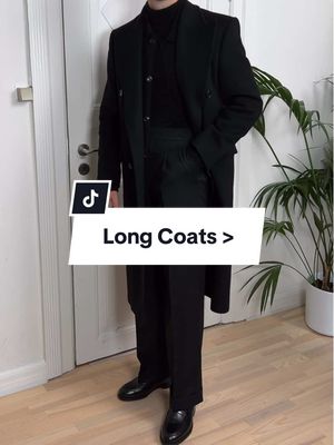 Long coats are simply unbeatable. They bring a level of elegance and structure that few other outerwear pieces can match. A well-cut long coat elongates the silhouette, adds refinement to any outfit, and gives you that clean, timeless look season after season. And besides the style aspect, they’re warmer, more comfortable, and perfect for layering during the colder months — while still looking effortlessly sophisticated.