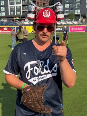 You heard it here from the New Artist of the Year! It's always a good time in Hit City, and you know Zach Top would never lie. #zachtop #cma #nashville #baseball #country 