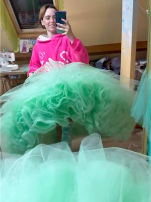 Making Glinda’s thank goodness dress from wicked!! There is almost 200 meters of fabric in these skirts so far 😭💚💖 #wicked #glinda #sewing #cosplay #DIY 