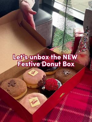 Too cute to eat? (But you will anyway🤭) Tag who you’d share a Festive Donut Box with! #Festive #Winter #Christmas #TimHortonsUK #Donuts 