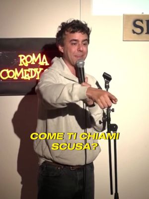 Meta improvvisazione - i ragazzi di @romecomedyclub hanno provato a levarmi le 4rmi, ma eccoci qui + frecciatina al miglior ministro dei trasporti della storia dei cani 🐕 Registrato durante la serata “il pasticciaccio” #Lucaravenna #improvvisazione #perte #comico #crowdwork 