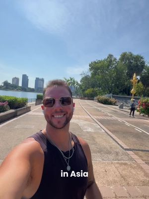 First time in Asia and I’ve realised fast: you need data to survive Bangkok I’ve been using @pearky_esim so I had service the second I landed. Super easy, no physical SIM, and it works across Asia. Use code JAMES1 for $1 off if you’re travelling soon #bangkok #thailand #visitthailand #travelesim 