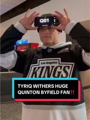 QB or not QB?! is that Shakespeare? @Tyriq Withers #NHL #hockey #sports #LosAngelesKings #QuintonByfield 