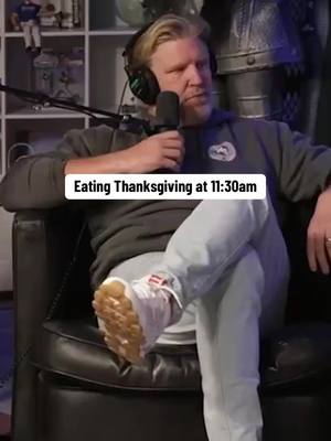 11:30am is the perfect time to eat Thanksgiving. #thanksgiving #holidays #nfl 